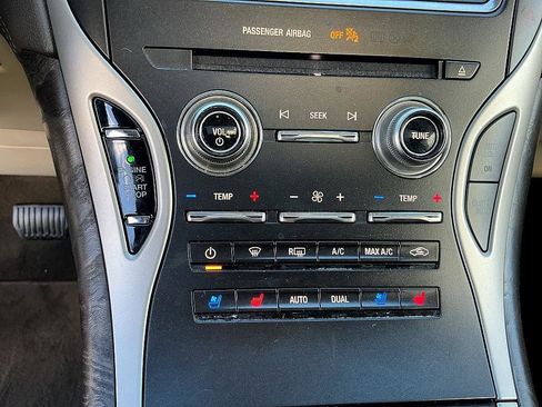 Used 2019 Lincoln Nautilus Reserve image 19