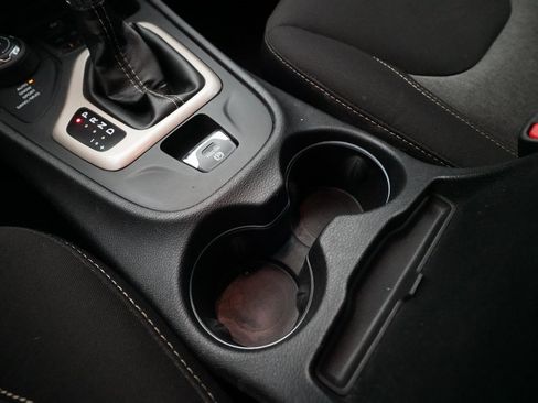 Used 2017 Jeep Cherokee Sport w/ Cold Weather Group image 16