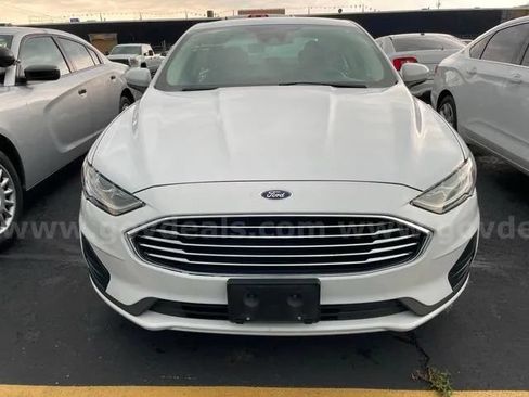 Used 2019 Ford Fusion SE FWD image 3