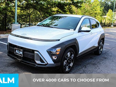 Used 2025 Hyundai Kona SEL FWD image 2