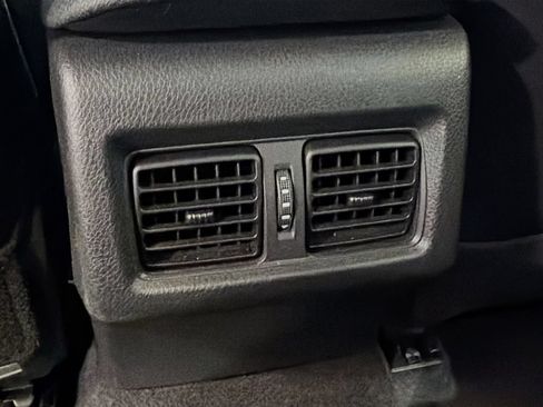 Used 2020 Toyota Camry XLE FWD image 24