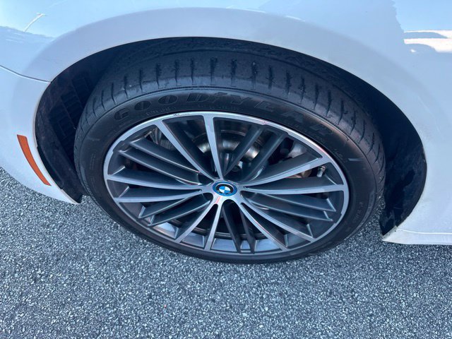 Used 2023 BMW 530e w/ Premium Package RWD image 10