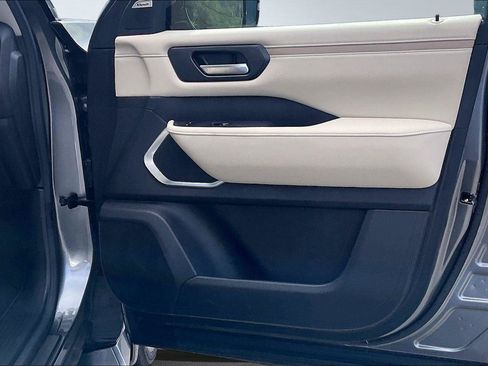 Certified 2025 Nissan Armada Platinum Reserve AWD/4WD image 24