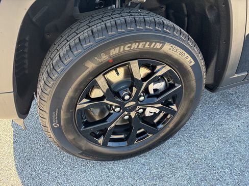 New 2025 Jeep Grand Cherokee L Altitude image 24