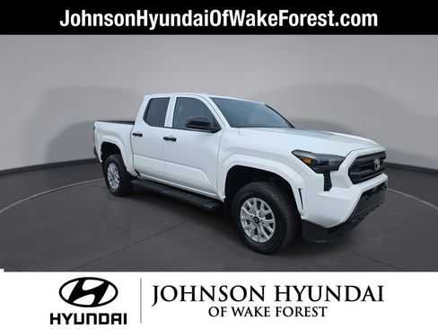 Used 2024 Toyota Tacoma SR image 13