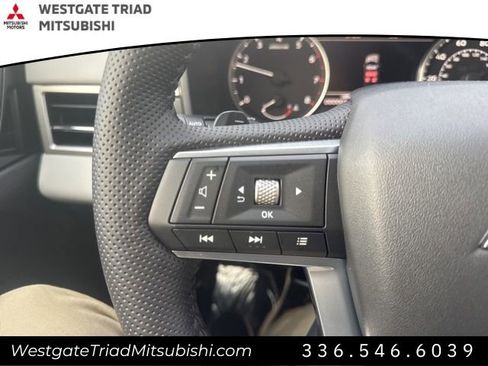 New 2026 Mitsubishi Outlander SE FWD image 18