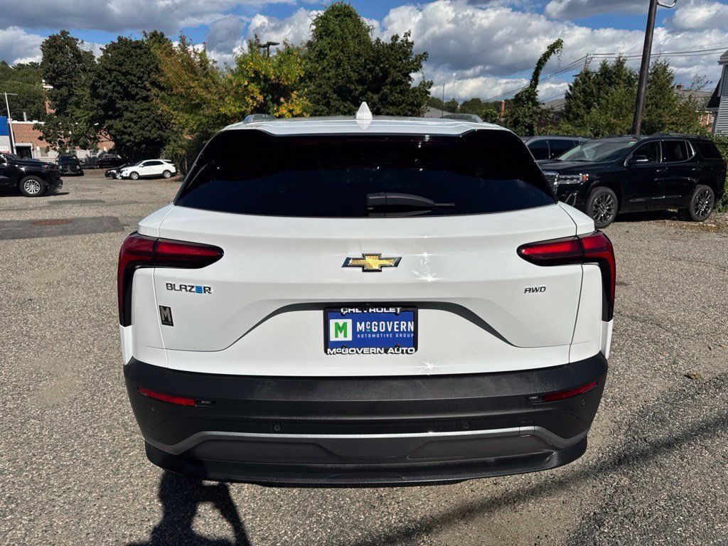 Used 2024 Chevrolet Blazer EV LT AWD/4WD image 5