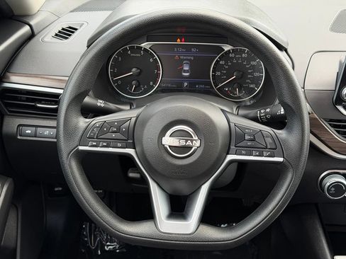 Used 2024 Nissan Altima 2.5 SV FWD image 20