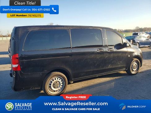 Used 2018 Mercedes-Benz Metris Passenger image 4