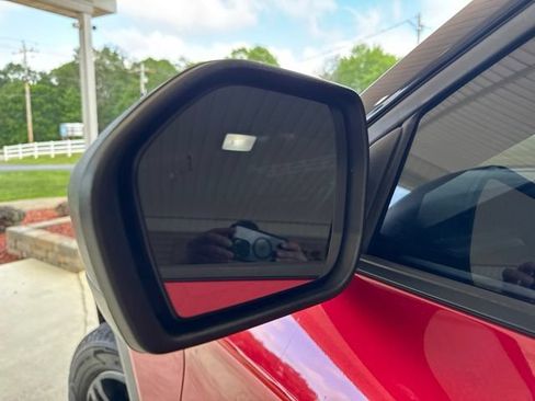 Used 2020 Ford Explorer XLT w/ Equipment Group 202A AWD/4WD image 36