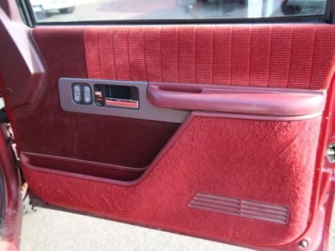 Used 1990 Chevrolet Silverado 1500 2WD Regular Cab image 22