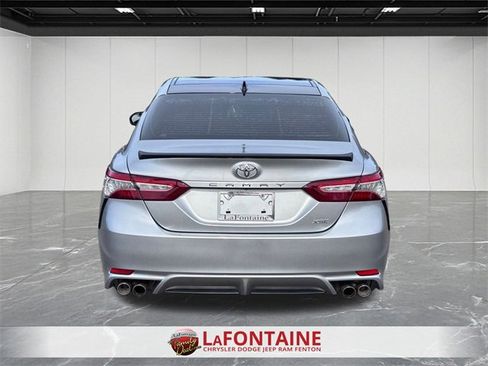 Used 2020 Toyota Camry XSE image 4