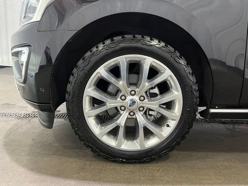 Used 2019 Ford Expedition Platinum AWD/4WD image 25