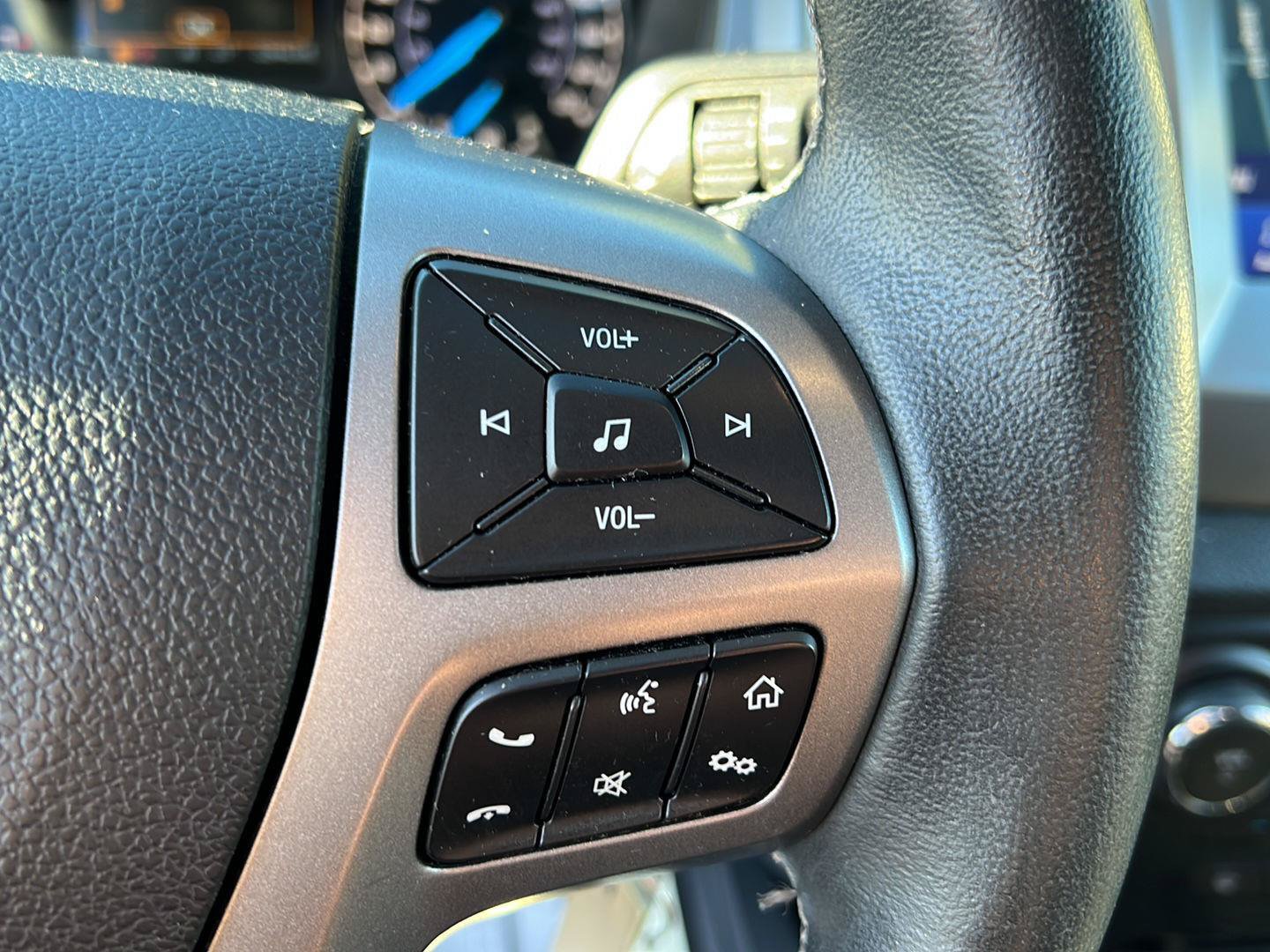 Used 2019 Ford Ranger XLT w/ Equipment Group 302A Luxury AWD/4WD image 9