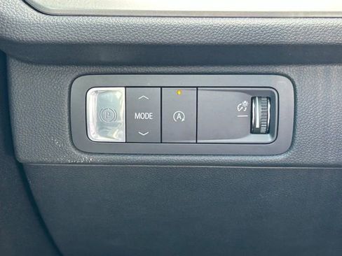 Certified 2025 Chevrolet Traverse LT image 19