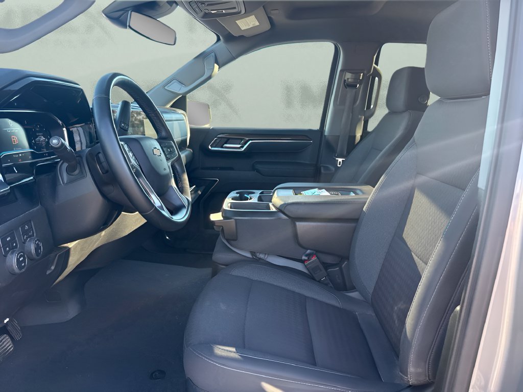 Used 2024 Chevrolet Silverado 1500 LT AWD/4WD image 9