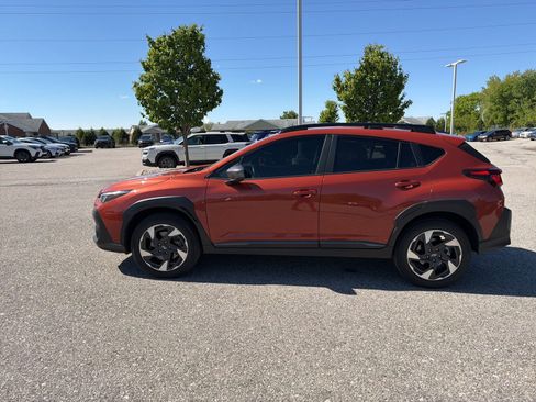 Used 2024 Subaru Crosstrek 2.5i Limited w/ Popular Package #3A AWD/4WD image 3