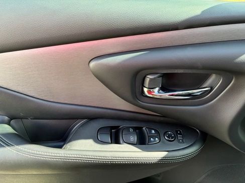 Certified 2024 Nissan Murano SV w/ SV Midnight Edition Package image 19