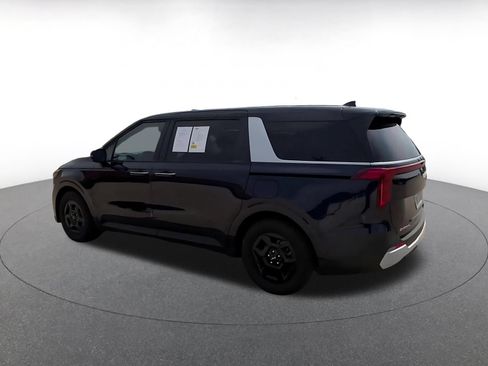 Used 2026 Kia Carnival FWD image 10