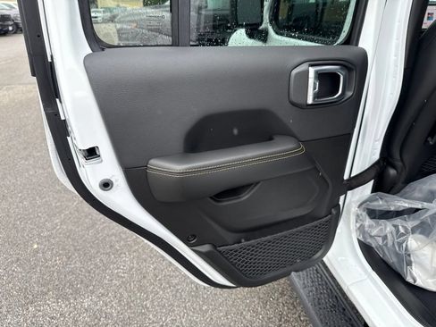 New 2027 Jeep Wrangler Unlimited Sahara AWD/4WD image 21