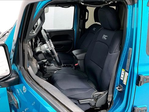 Used 2020 Jeep Wrangler Unlimited Sahara image 33