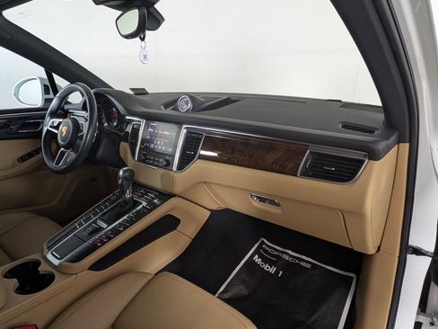 Used 2018 Porsche Macan image 19