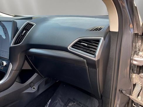 Used 2022 Ford Edge SEL w/ Sport Appearance Package AWD/4WD image 26