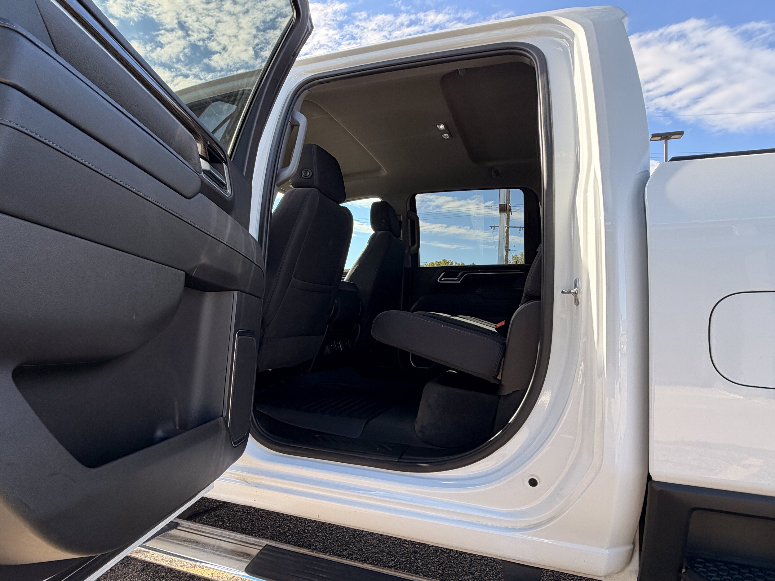 Used 2025 Chevrolet Silverado 3500 LT w/ Safety Package AWD/4WD image 5