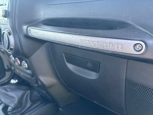 Used 2018 Jeep Wrangler Sport w/ Connectivity Group AWD/4WD image 24