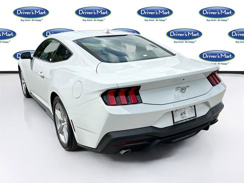 Used 2026 Ford Mustang Premium RWD image 5