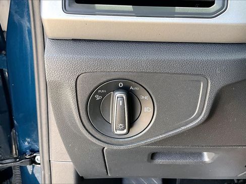 Used 2021 Volkswagen Atlas SE w/ Panoramic Sunroof Package FWD image 33