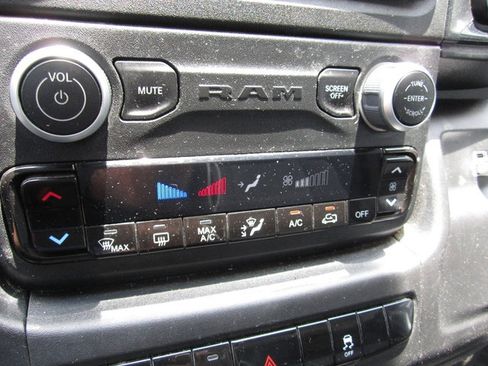 Used 2024 RAM ProMaster 2500 w/ Convenience Group FWD image 13