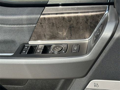 Used 2024 Ford F250 Lariat w/ Chrome Package image 30