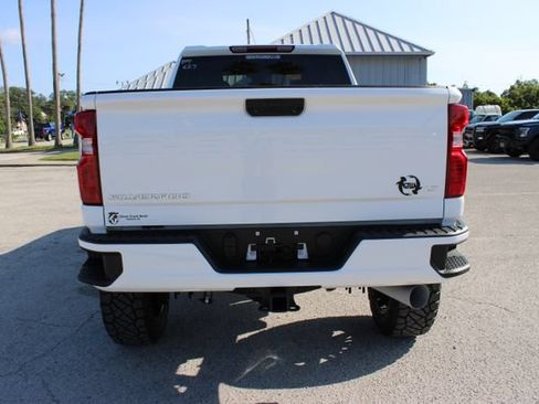 Used 2025 Chevrolet Silverado 2500 LT AWD/4WD image 9
