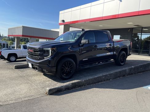 Used 2024 GMC Sierra 1500 Elevation AWD/4WD image 4