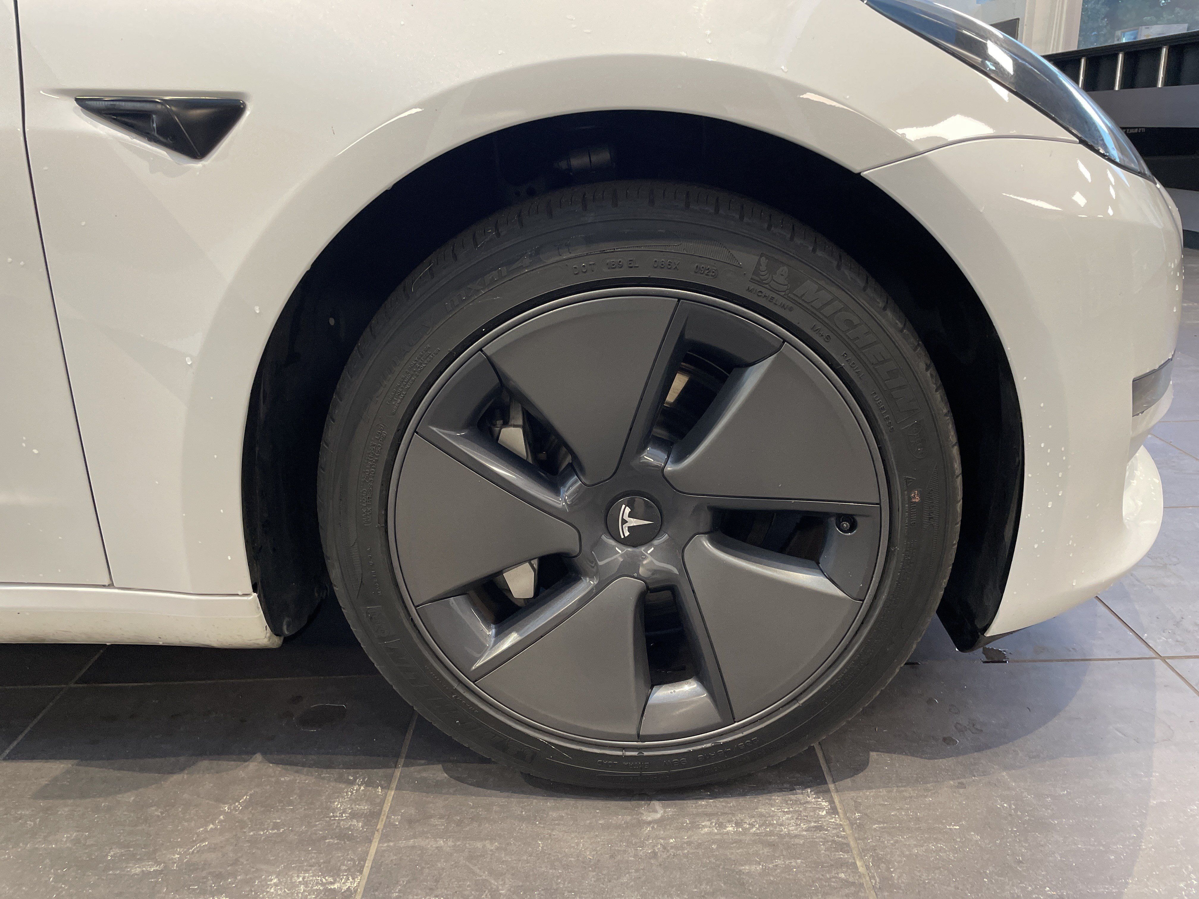 Used 2023 Tesla Model 3 Standard Range RWD image 12