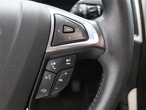 Used 2019 Ford Edge SEL w/ Equipment Group 201A image 2