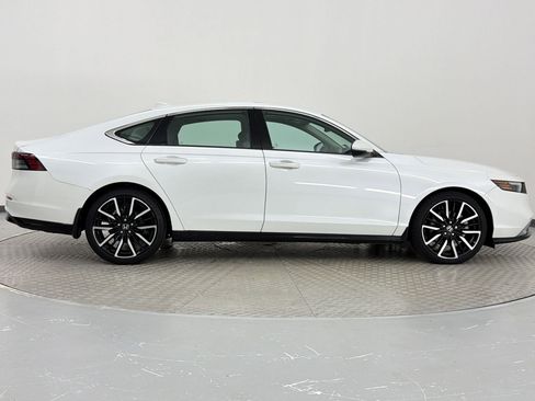 Used 2023 Honda Accord Touring image 8