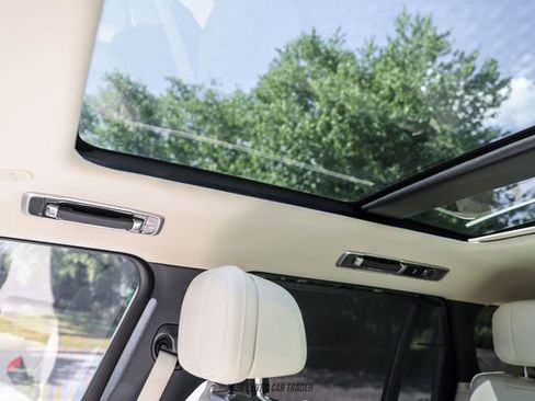 Used 2025 Land Rover Range Rover Long Wheelbase SE AWD/4WD image 44