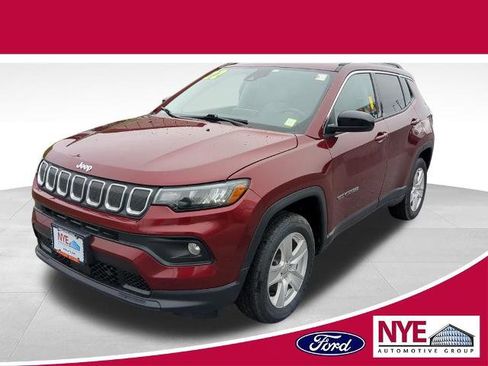 Used 2022 Jeep Compass Latitude w/ Convenience Group AWD/4WD image 1