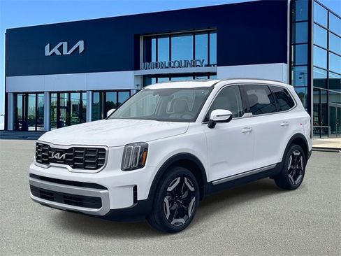 New 2025 Kia Telluride S image 3
