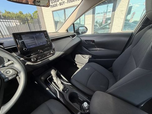 Used 2022 Toyota Corolla LE FWD image 36