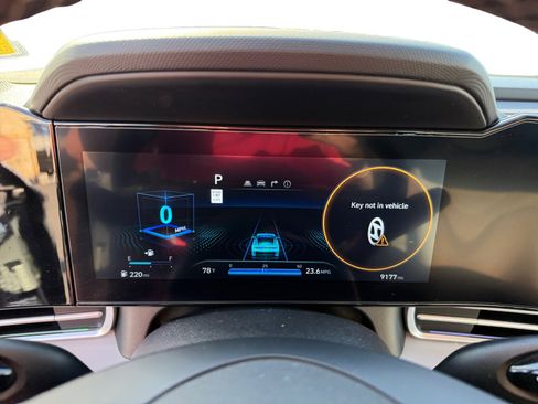 Certified 2025 Hyundai Elantra Limited image 11