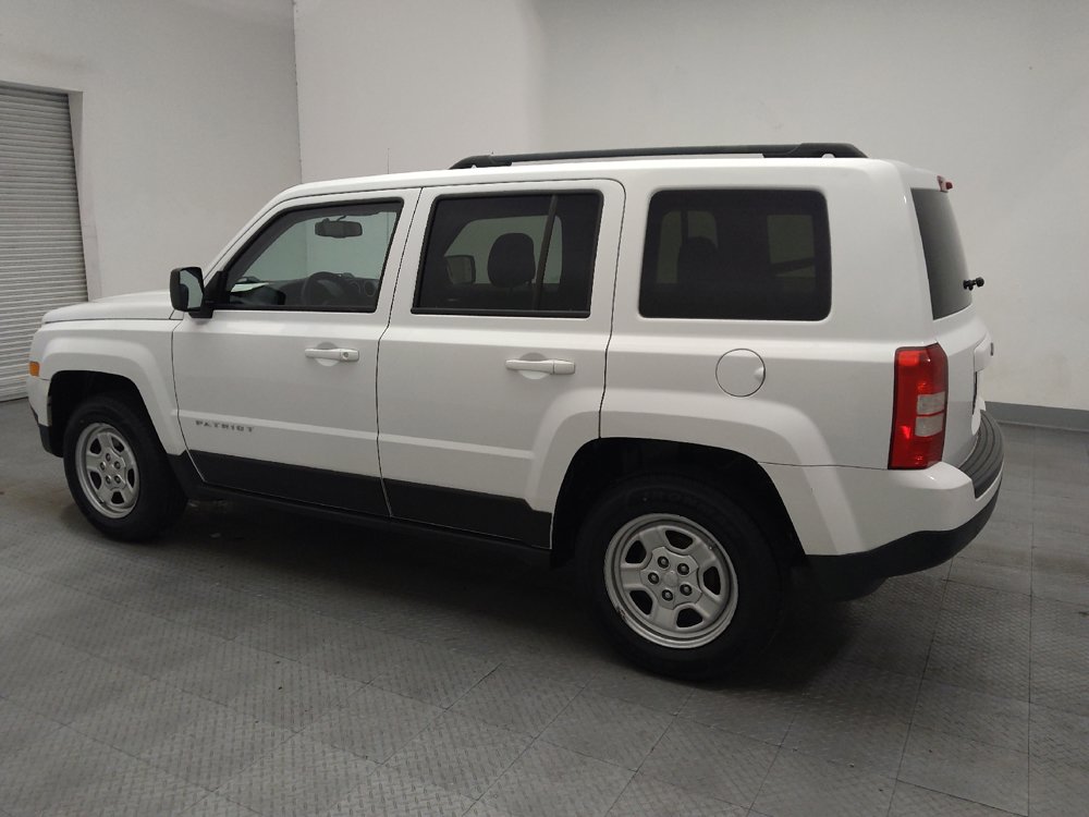 Used 2016 Jeep Patriot Sport w/ Power Value Group FWD image 3