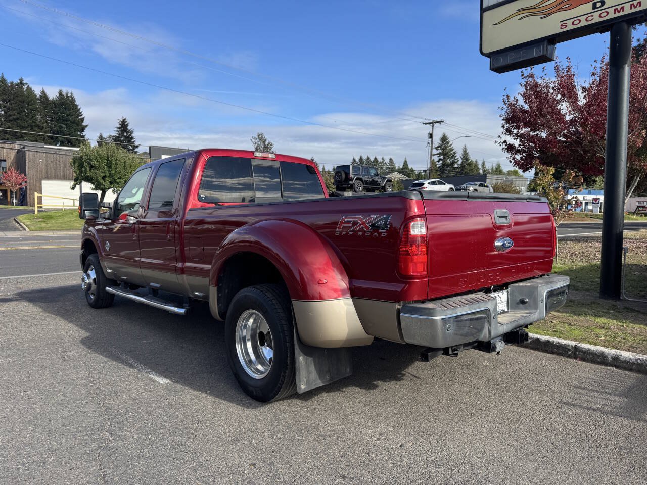 Used 2014 Ford F350 Lariat w/ Lariat Interior Package AWD/4WD image 5