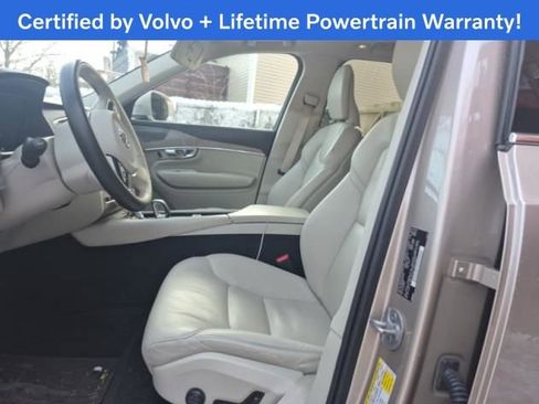 Used 2024 Volvo XC90 B5 Plus w/ Protection Package Premier image 4
