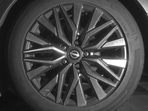 Used 2025 Nissan Altima 2.5 SV FWD image 14