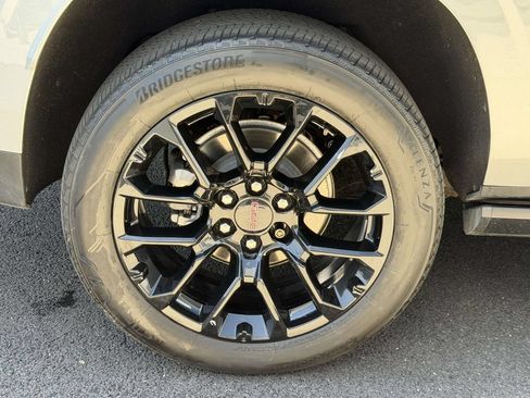 Used 2023 GMC Yukon XL Denali w/ Max Trailering Package AWD/4WD image 8