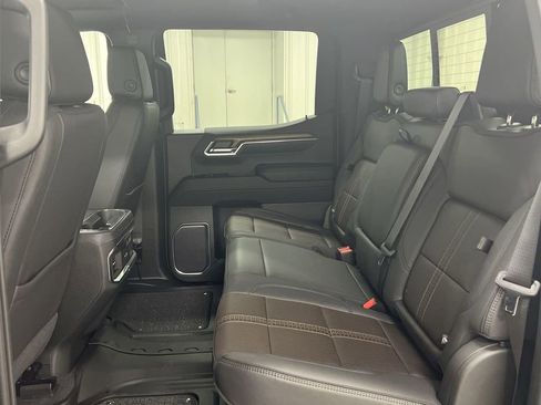 Used 2023 Chevrolet Silverado 1500 High Country w/ Technology Package AWD/4WD image 24