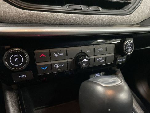 Used 2024 Jeep Compass Latitude AWD/4WD image 20
